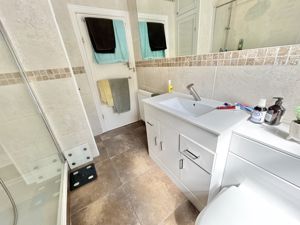 Photo 25- click for photo gallery